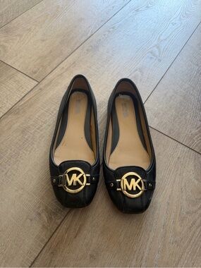 Michael Kors Black Leather MK Circle Logo Ballet Flats
